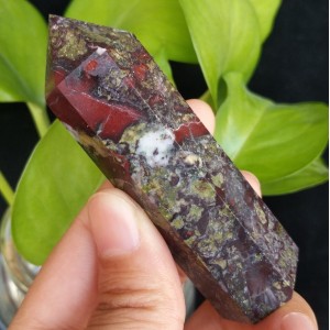 Natūralus mineralas "Modernus obeliskas 5" (drakono akmuo, 8 cm, 70 g)