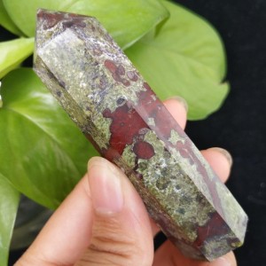 Natūralus mineralas "Modernus obeliskas 12" (drakono akmuo, 8 cm, 70 g)