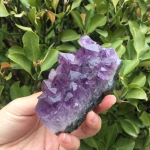 Natūralus mineralas "Svajonė 3" (ametisto kristalas, 233 g)
