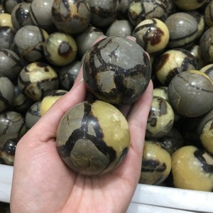 Natūralus mineralas "Tigro akis" (4 cm, 100 g)