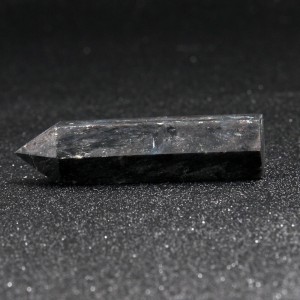 Natūralus mineralas "Juodasis obeliskas 2" (floritas, 7.5 x 2 cm)