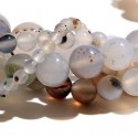 Karoliukai "Baltoji elegancija" (baltasis agatas)