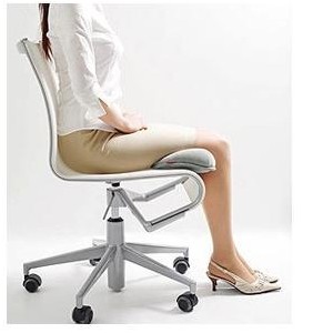 Taisyklingos sedėsenos pagalvėlė "Nuostabios formos"