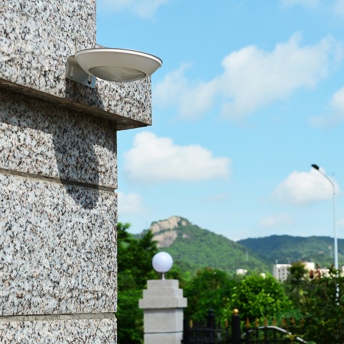Saulės energija įkraunamas šviestuvas "Naujoji elegancija"