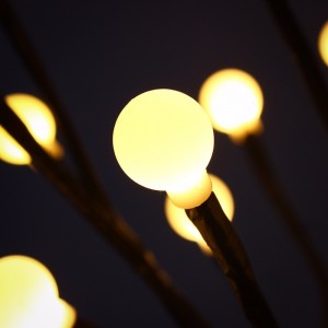 Saulės energija įkraunamas šviestuvas "Nuostabusis medis 2"