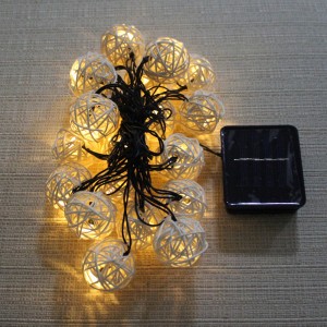 Saulės energija įkraunama girlianda "Puikieji kamuoliukai"