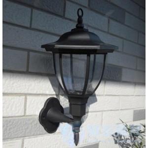 Saulės energija įkraunamas šviestuvas "Modernioji klasika 3"