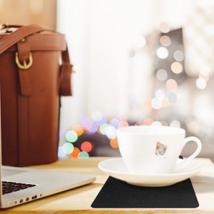 Neslystantis kilimėlis automobiliui "Progresas 3" (27 x 15 cm)