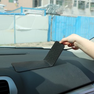 Neslystantis kilimėlis automobiliui "Progresas 5" (28 x 8 cm)