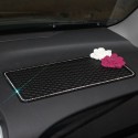 Neslystantis kilimėlis automobiliui "Aukščiausia klasė 17" (30 x 15 cm)