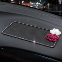 Neslystantis kilimėlis automobiliui "Aukščiausia klasė 17" (30 x 15 cm)