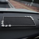 Neslystantis kilimėlis automobiliui "Aukščiausia klasė 18" (30 x 15 cm)