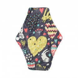 Daugkartinio naudojimo higieniniai įklotai "Širdelės ir zuikučiai" (5 vnt.)