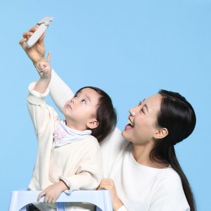 Profesionali elektroninė plaukų kirpimo mašinėlė "Aukščiausia klasė 4"