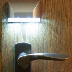 Sensorinis prožektorius "Saugiai atrakinsiu"