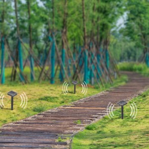 Išmanusis kurmių, pelių ir žalčių baidytuvas "Ultrasonic Smart" (2 vnt.)