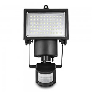 Saulės energija įkraunamas šviestuvas "Premium 4"