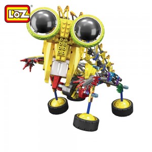 Elektronis robotas - surenkamas vaikiškas konstruktorius "Robotų pasaulis" (vaiko lavinimas, lengvai surenkamas)