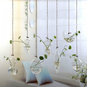 Pakabinama stiklinė vaza "Puikioji forma" (7 x 14 cm)